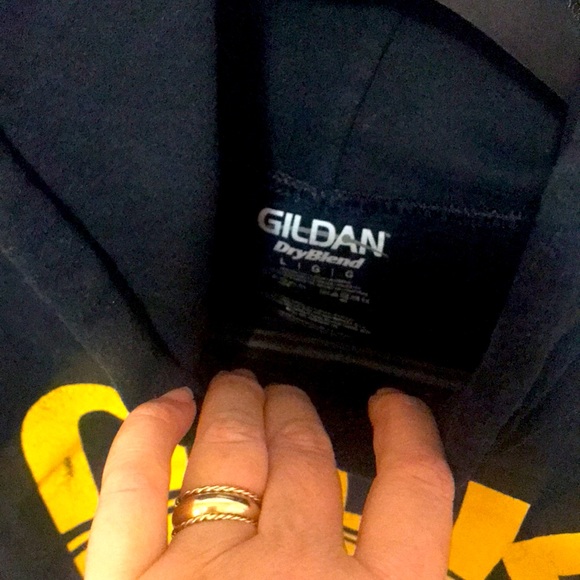 Gildan - Picture 2 of 5